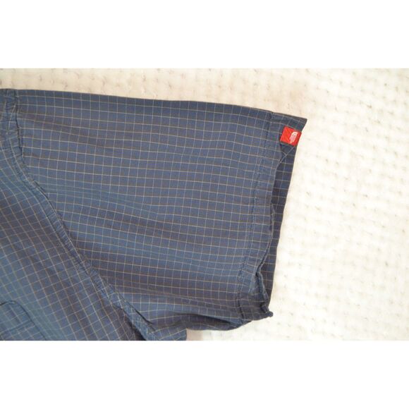 The North Face Men's XXL Blue Plaid Short Sleeve Button Down Shirt - Picture 4 of 10